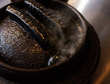 Earthenware pot